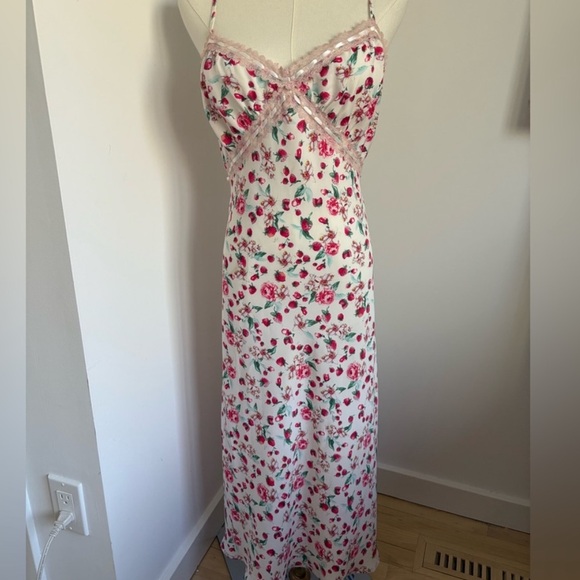 BB Dakota Floral Lace Trim maxi - Picture 1 of 4